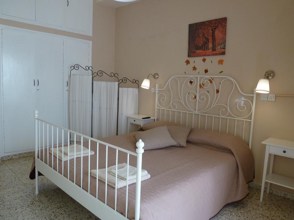 Capuralli Hotel Pedhoulas Zimmer foto
